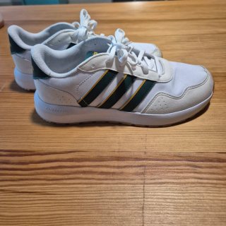 adidas Run 60s