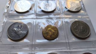 Lote con monedas y medallas varias