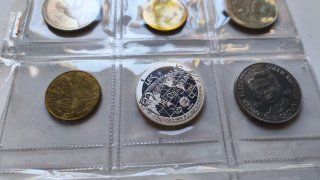 Lote con monedas y medallas varias