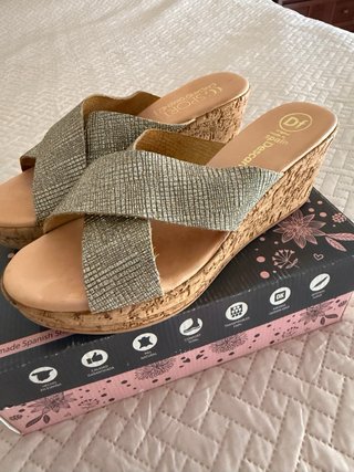 Sandalias todas en piel con plantilla de gel