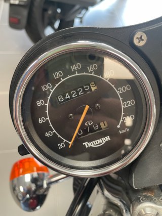 Triumph Legend TT 900 Roja 2006