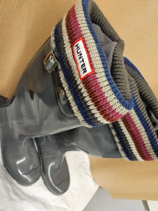 Botas de agua Hunter grises con calcetines