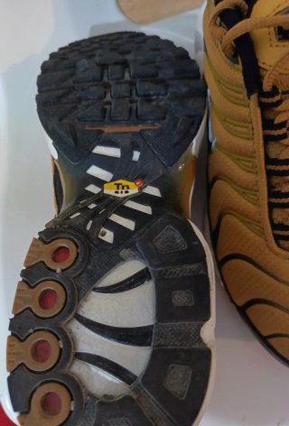 Nike TN Air Max Plus Amarillo Negro