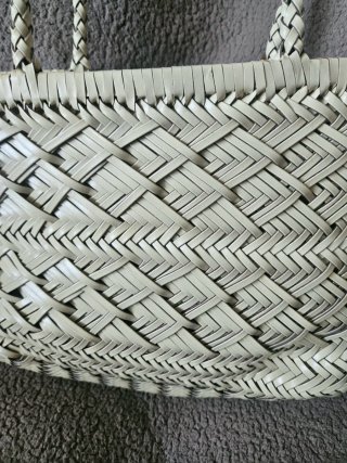 Bolso piel trenzada beige