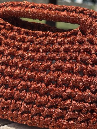Borsa clutch lurex ambra con tracolla oro