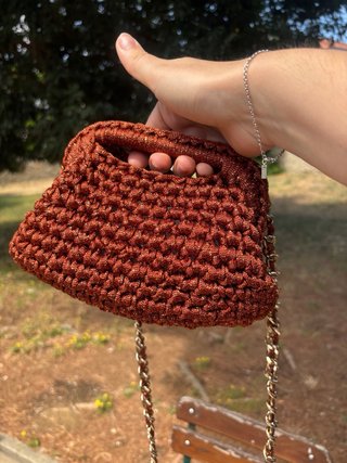 Borsa clutch lurex ambra con tracolla oro