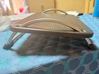 Reposapiés Nedis ergonómico