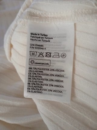 Jersey blanco cuello alto manga larga