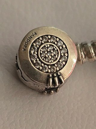 Pulsera Pandora con charms