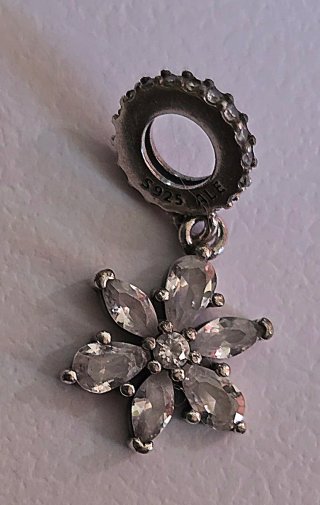 Pulsera Pandora con charms