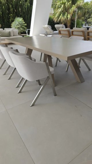 Mesa y sillas