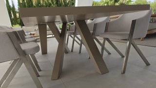 Mesa y sillas