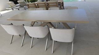 Mesa y sillas