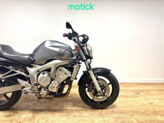 YAMAHA FZ 6 N (TOP CASE)