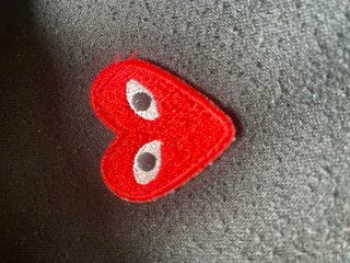 Sudadera Comme des Garçons Corazón Rojo
