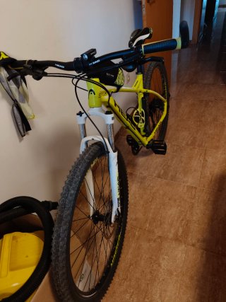 Bicicleta de montaña HEAD amarilla