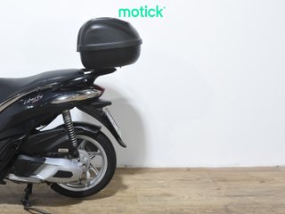 PIAGGIO LIBERTY 125 (TOP CASE) (IVA DEDUCIBLE)