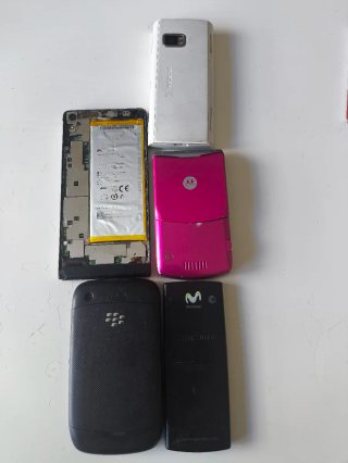 Lote de 19 móviles antiguos Samsung, Sony, Xiaomi,