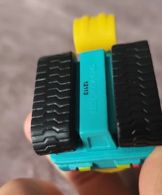 Escavatore giocattolo per bambini