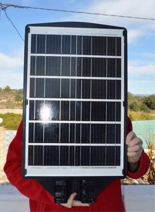 Farola solar modelo Standard 1000W