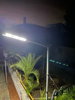 Farola solar modelo Standard 1000W