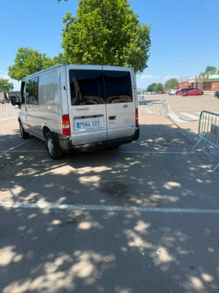 Ford E-Transit 2004