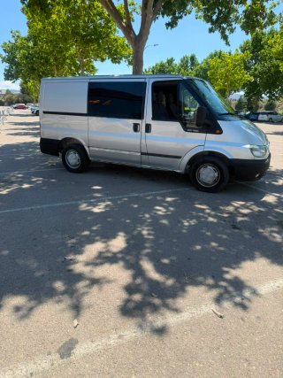 Ford E-Transit 2004