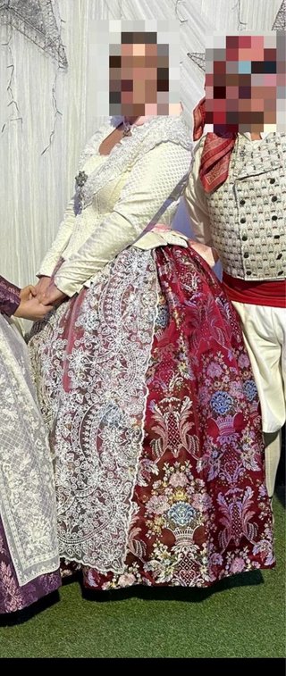 Traje de Fallera Talla 40 Rojo y Crema