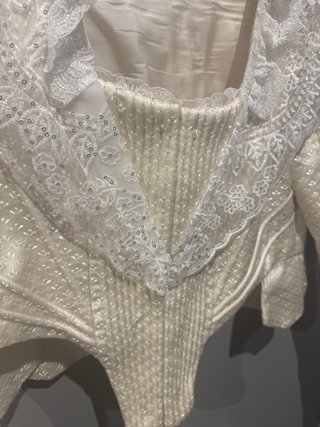 Traje de Fallera Talla 40 Rojo y Crema