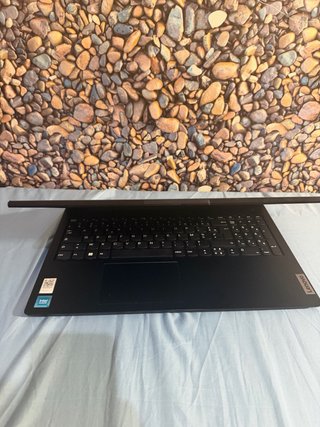 Lenovo V15 512GB
