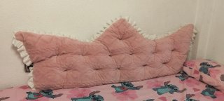 Cojín decorativo rosa corona
