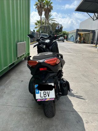Yamaha XMAX 300 ABS Negra
