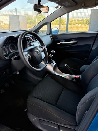 Toyota Auris 2012