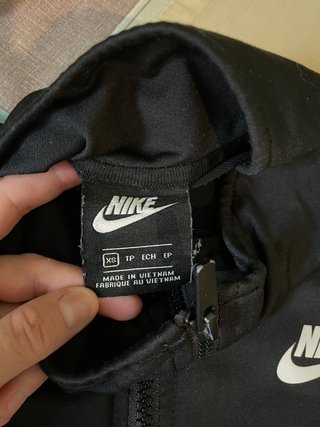 Chaqueta negra con cremallera Nike XS