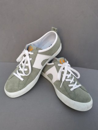 Zapatos Camper Verdes y Blancos