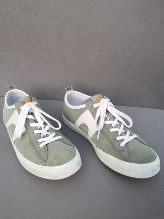 Zapatos Camper Verdes y Blancos