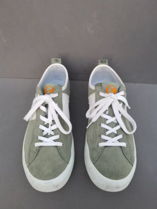 Zapatos Camper Verdes y Blancos
