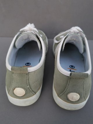 Zapatos Camper Verdes y Blancos