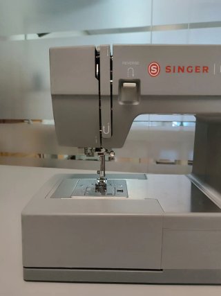 Máquina de coser Singer Heavy Duty 4432