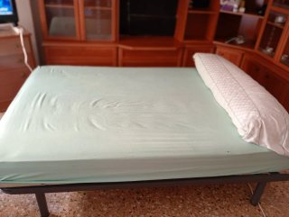 2 somier , con colchón y almohada si la quiere