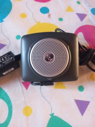 GPS TomTom con cargador de coche