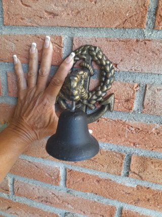 Campana de bronce náutica