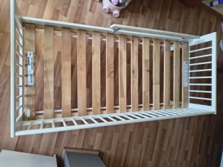 Cama infantil Ikea con barandilla