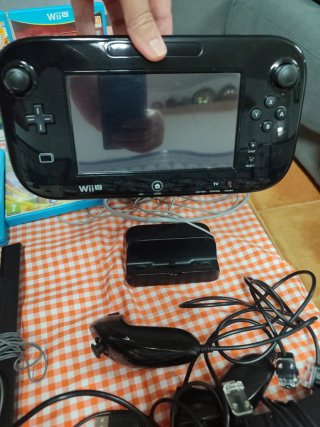Nintendo Wii U completa + 6 Juegos + Accesorios