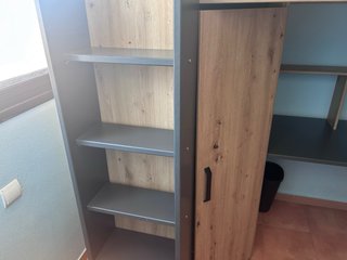 Cama litera con armario y escritorio