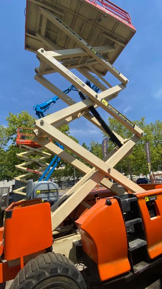 PLATAFORMA ELEVADORA TIJERA 12 METROS