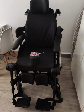 Silla de ruedas Invacare Rea Clematis Pro