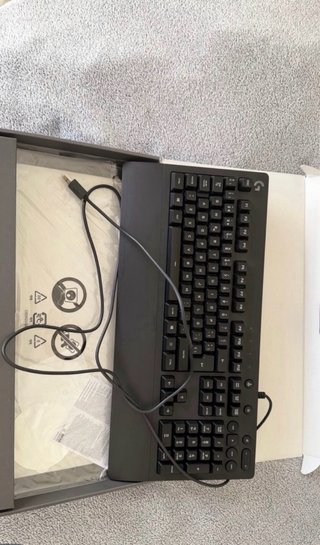 Teclado Logitech G213