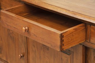 Credenza Country in legno massello di tiglio finit