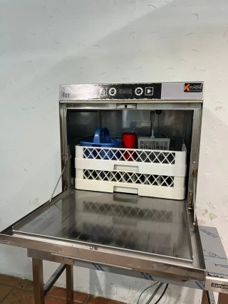 Lavavajillas industrial con bomba desague de 50x50